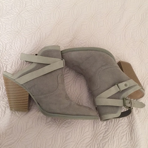 New York & Company Shoes - NWOT Open Back Booties